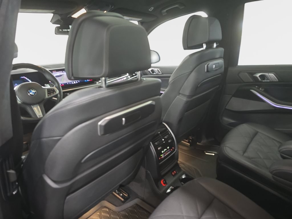 Certified 2024 BMW X7 xDrive40i w/ M Sport Package AWD/4WD image 10