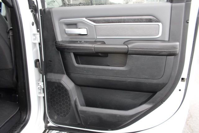 Used 2021 RAM 3500 Big Horn image 31