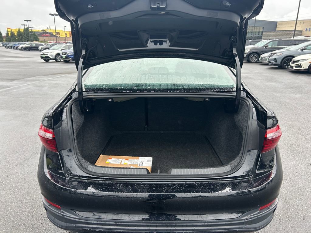 Used 2022 Volkswagen Jetta SE FWD image 22