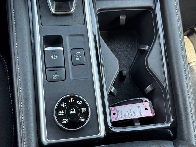 Used 2025 Nissan Pathfinder SL AWD/4WD image 37