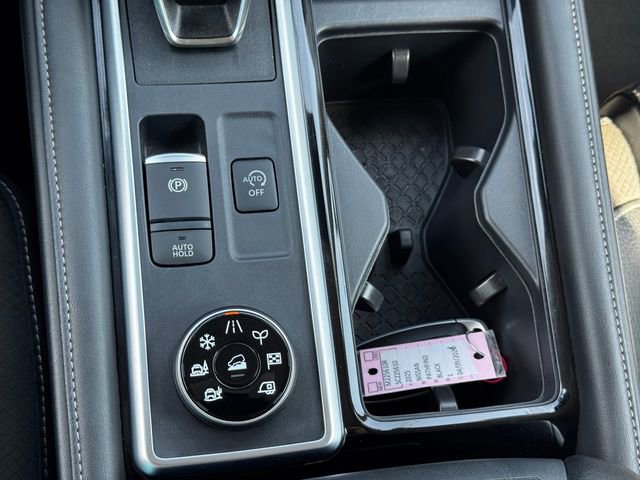 Used 2025 Nissan Pathfinder SL AWD/4WD image 37