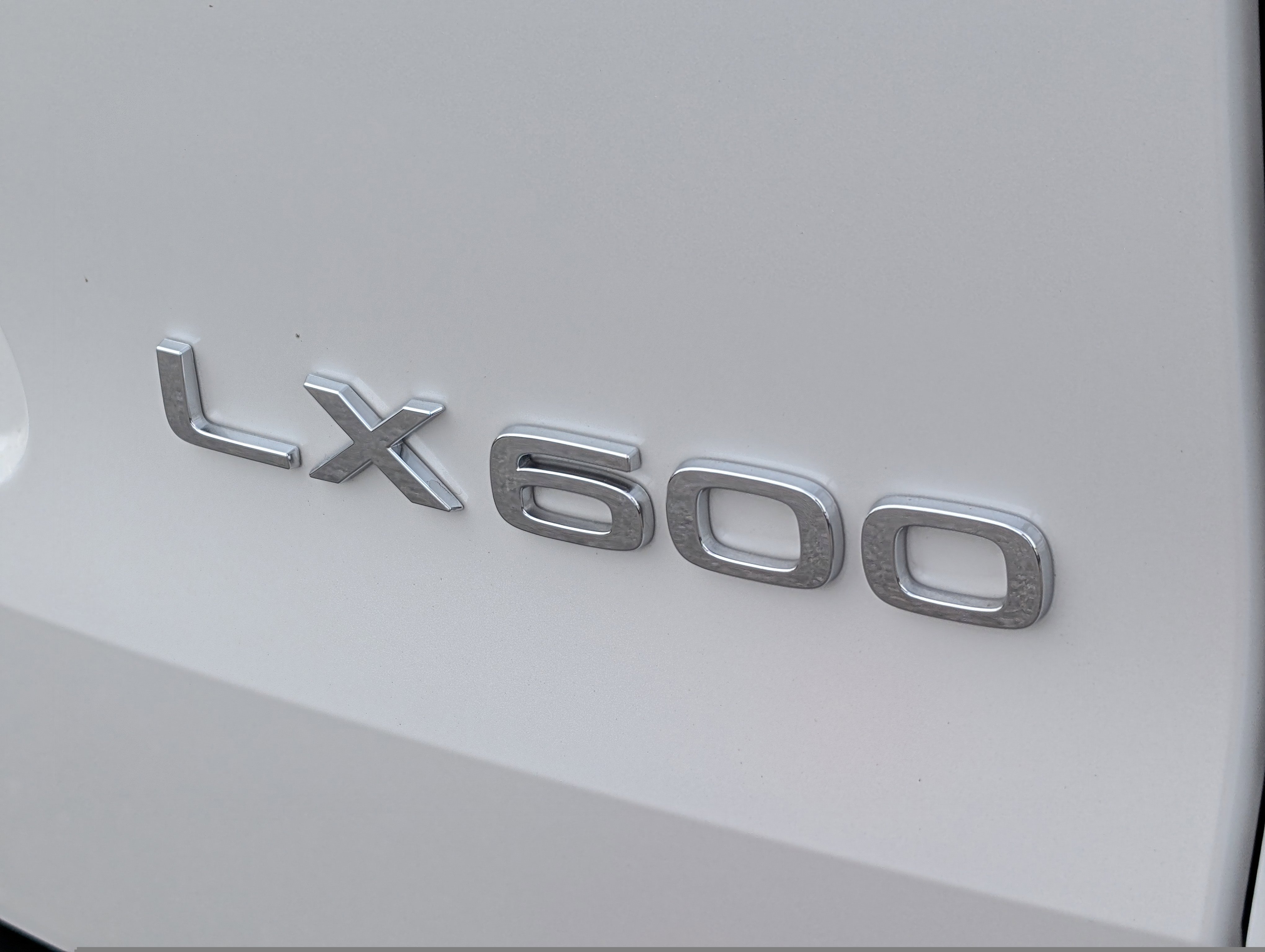 Used 2024 Lexus LX 600 4WD w/ Appearance Package image 9