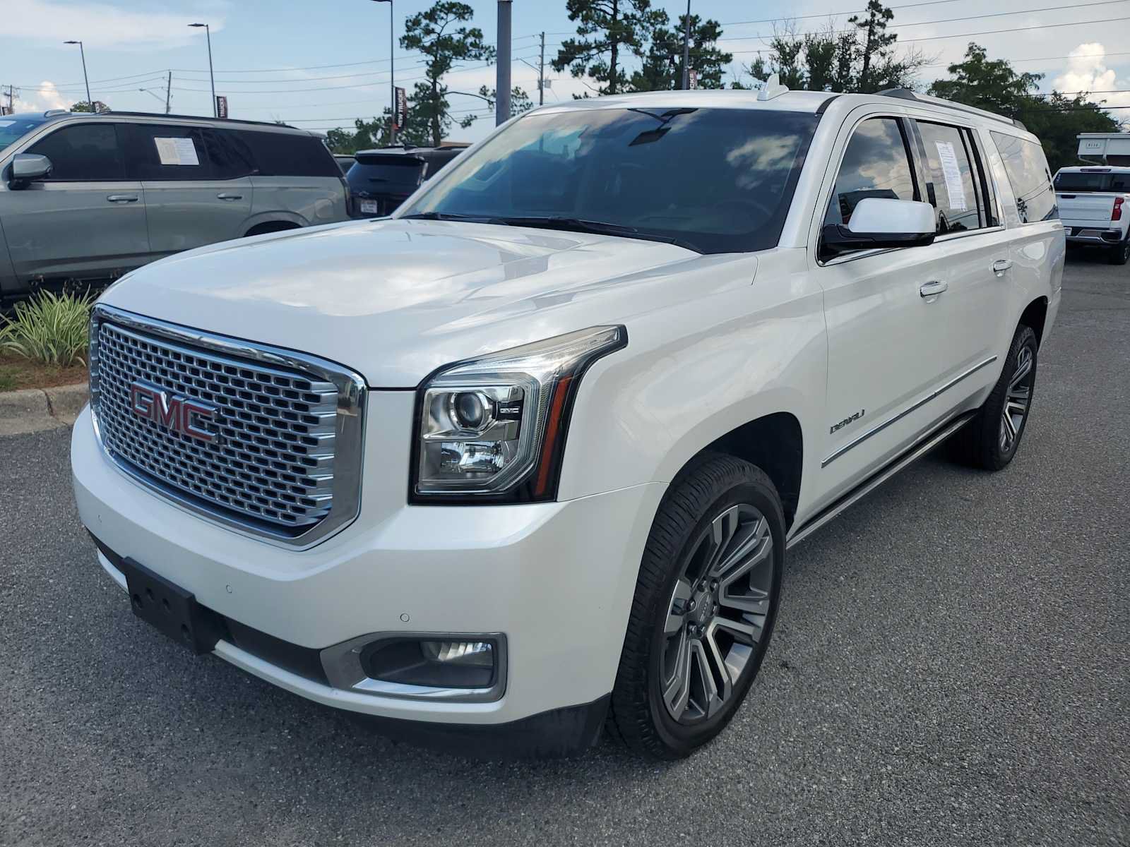 Used 2017 GMC Yukon XL Denali w/ Open Road Package AWD/4WD video 1