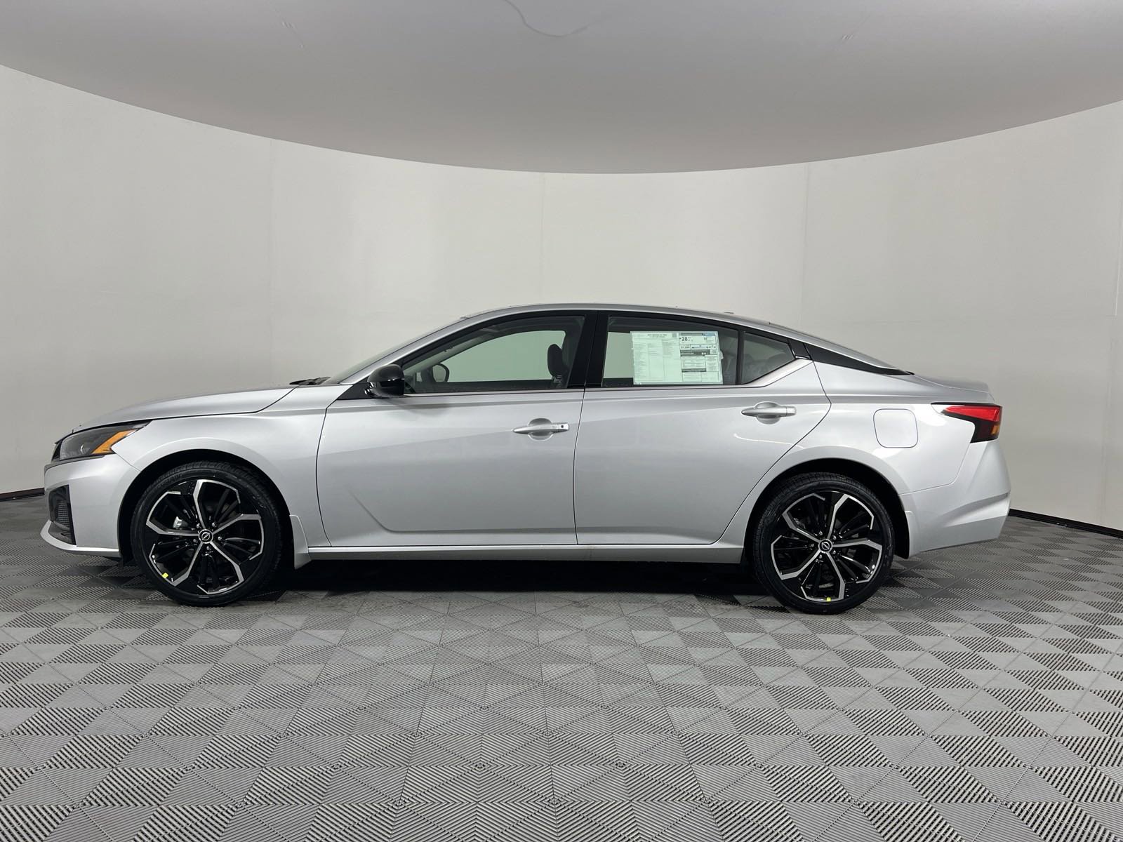 New 2025 Nissan Altima 2.5 SR w/ SR Premium Package image 3