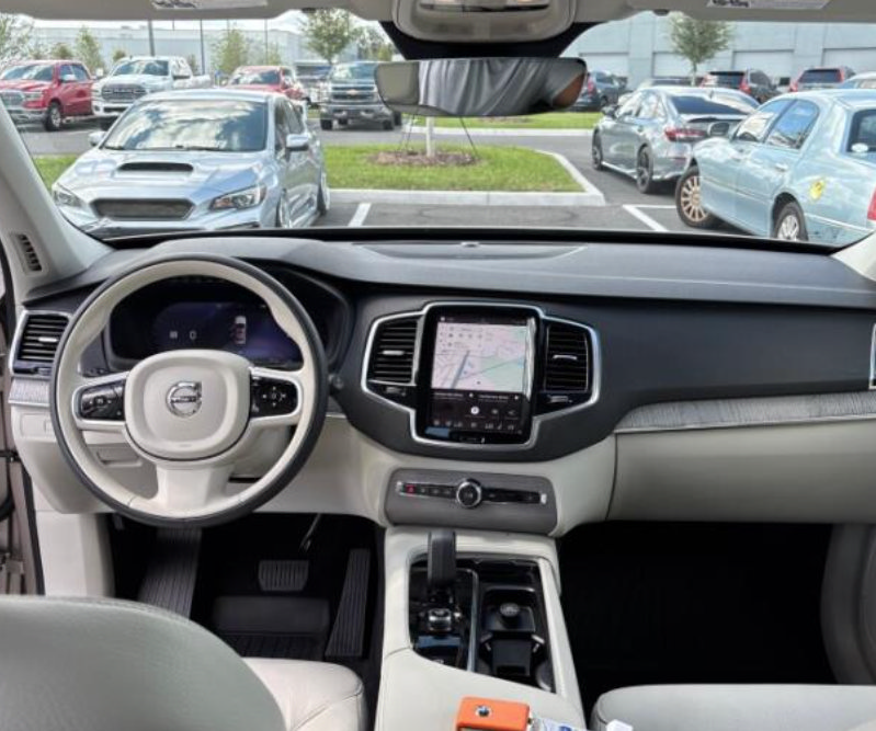 Used 2025 Volvo XC90 B6 Plus w/ Protection Package AWD/4WD image 3