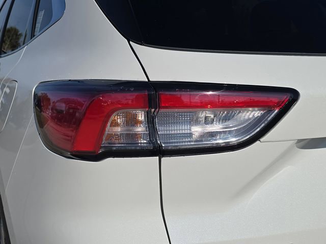 Used 2022 Ford Escape Titanium w/ Titanium Elite Package AWD/4WD image 7