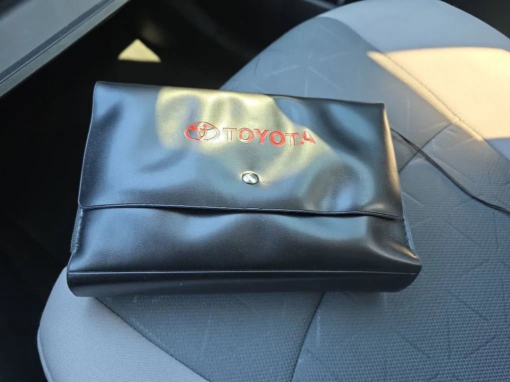 Used 2021 Toyota RAV4 XLE image 36