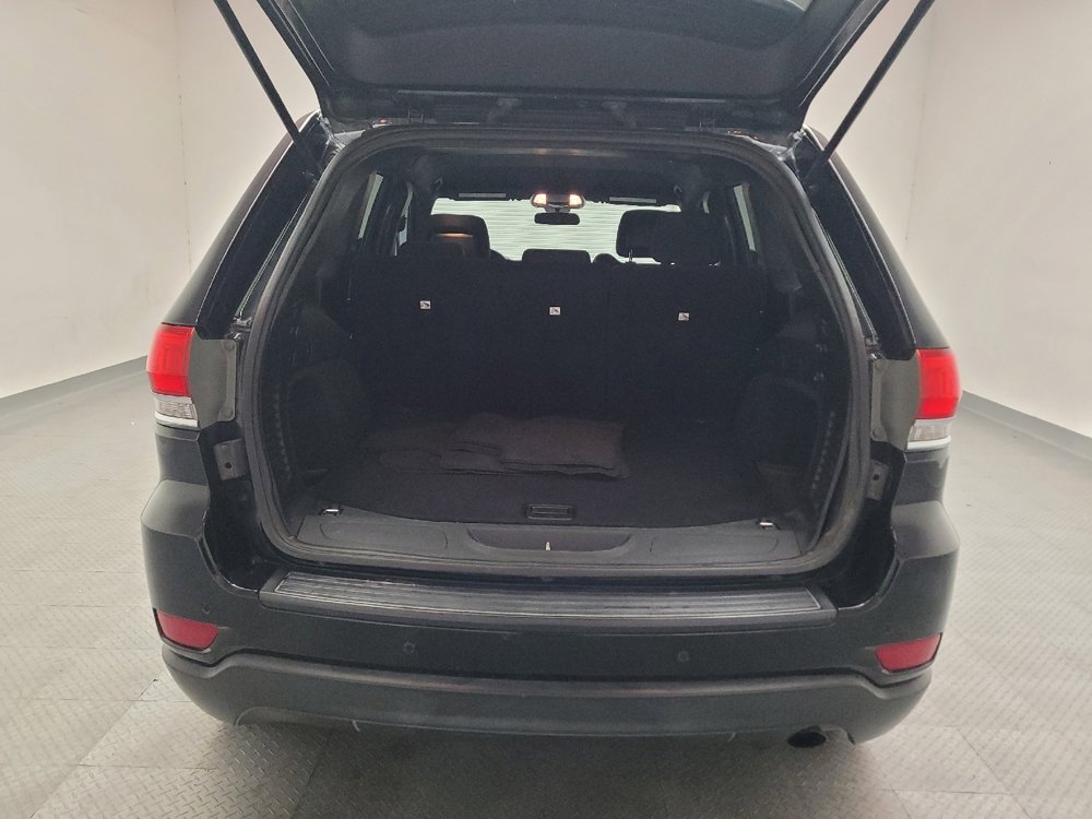 Used 2018 Jeep Grand Cherokee Laredo RWD image 29