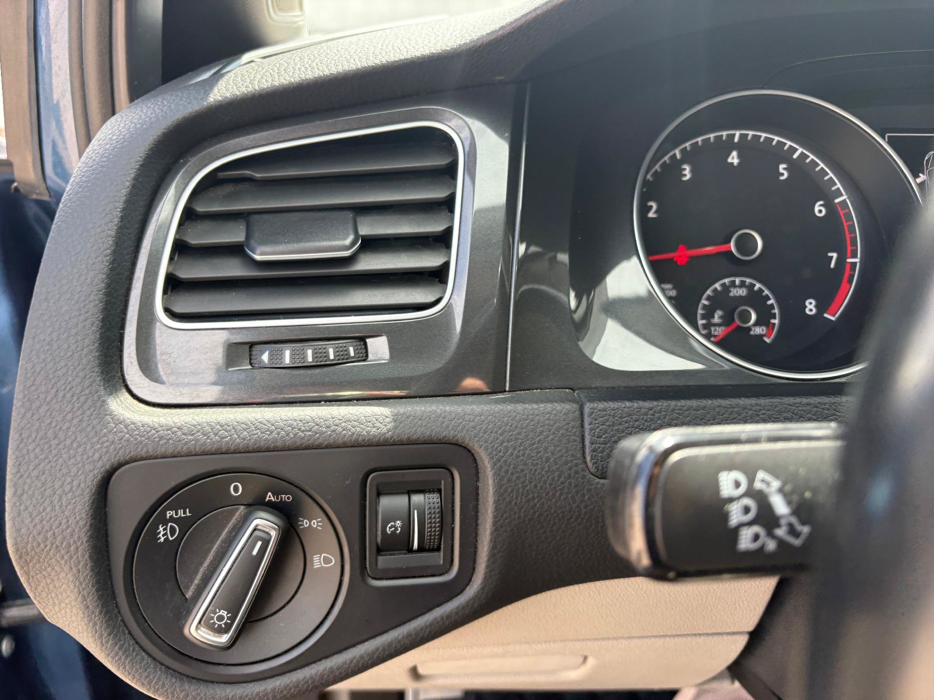 Used 2019 Volkswagen Golf Alltrack S AWD/4WD image 20