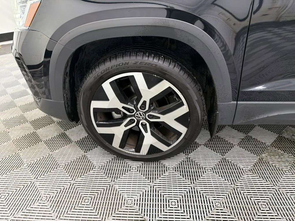 Used 2023 Volkswagen Taos SEL AWD/4WD image 12