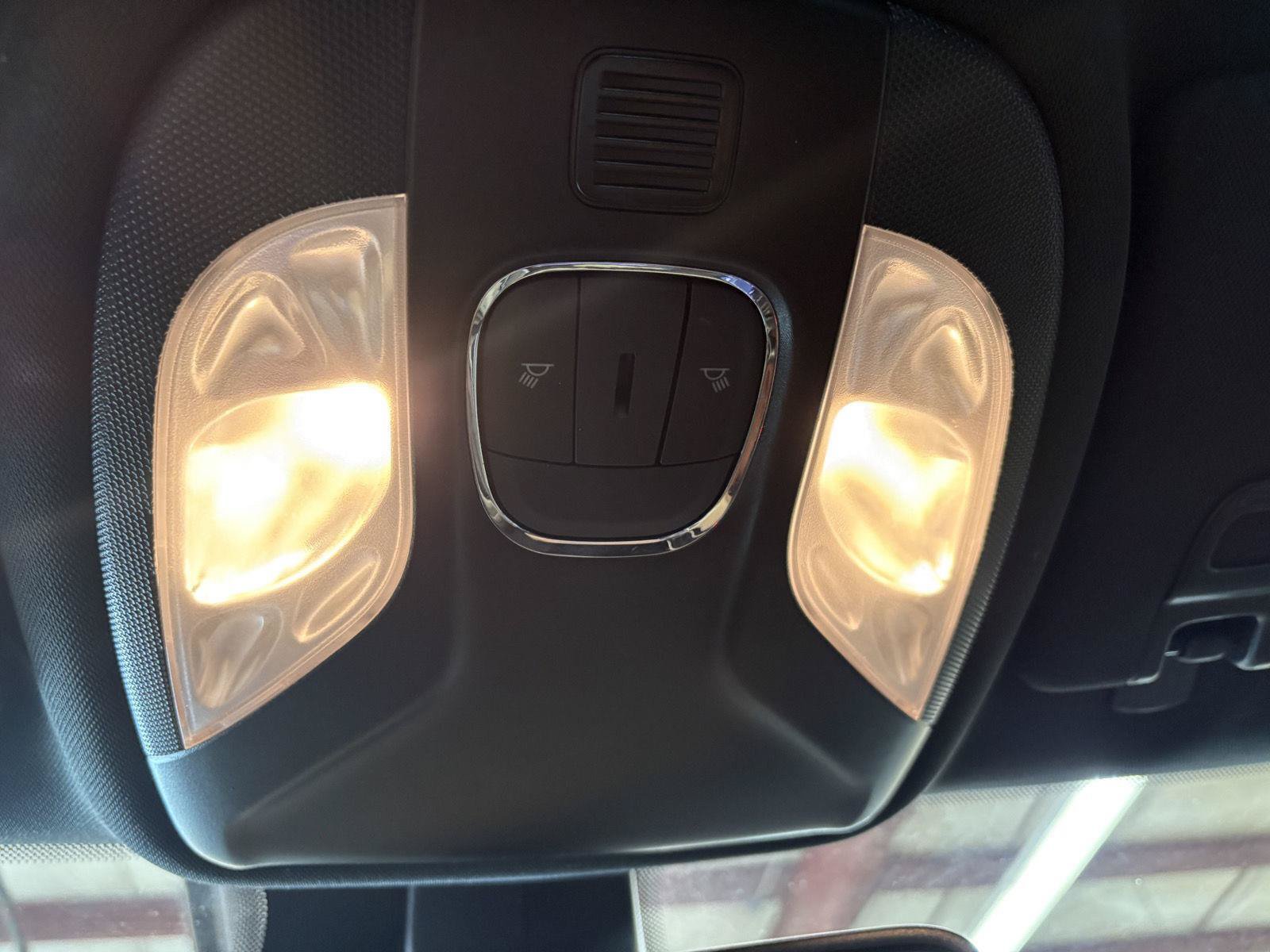Used 2024 Jeep Compass Latitude AWD/4WD image 31