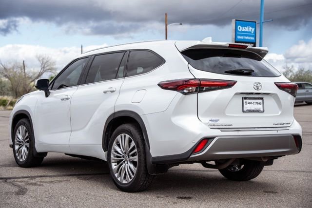 Used 2024 Toyota Highlander Platinum AWD/4WD image 7