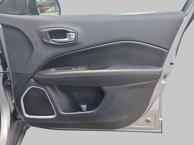 Used 2019 Jeep Compass Limited image 11
