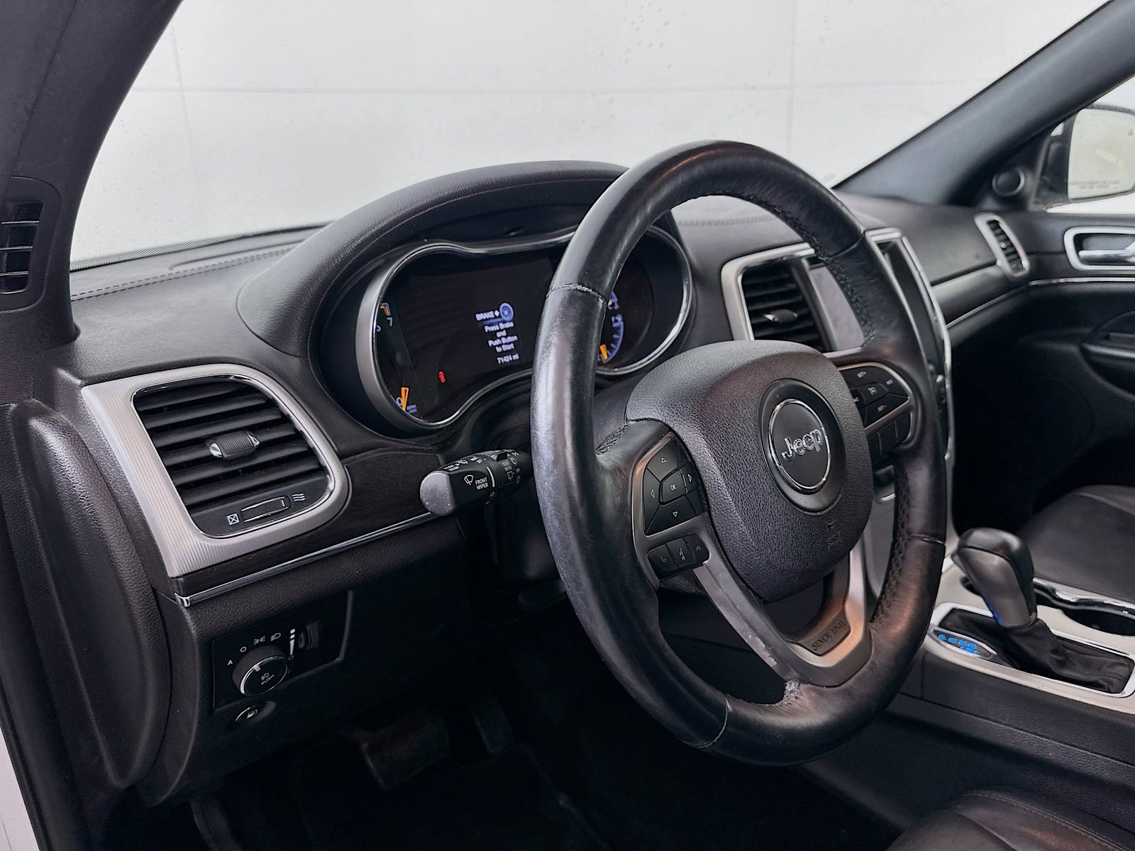 Used 2018 Jeep Grand Cherokee Limited AWD/4WD image 9