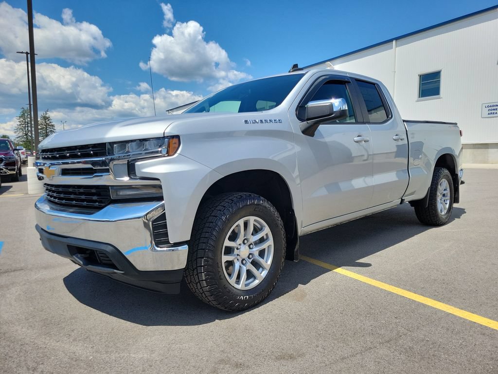 Used 2020 Chevrolet Silverado 1500 LT AWD/4WD image 2