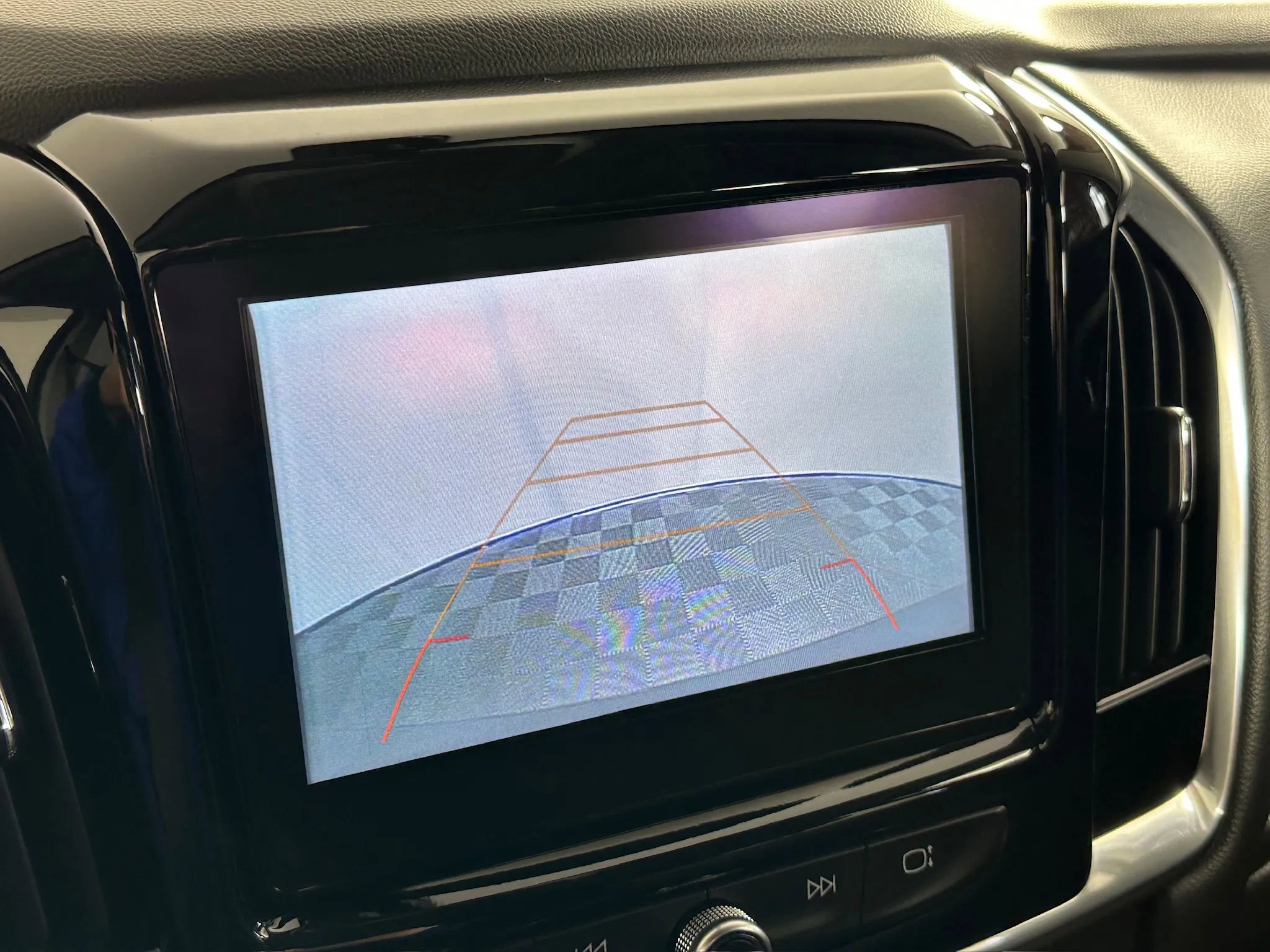 Used 2018 Chevrolet Traverse LT image 42