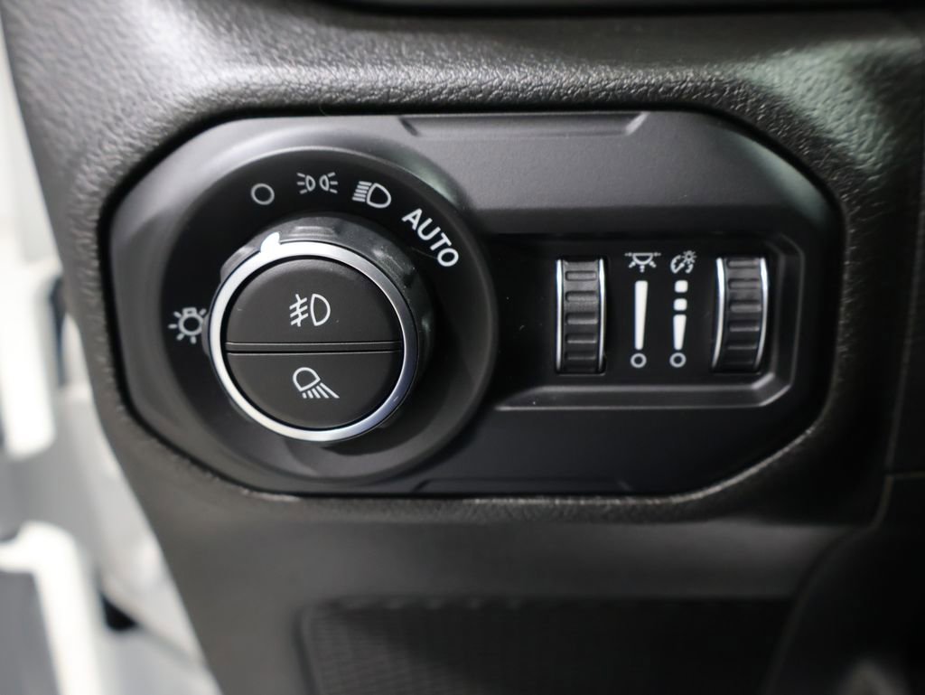 Used 2021 Jeep Gladiator Overland AWD/4WD image 32