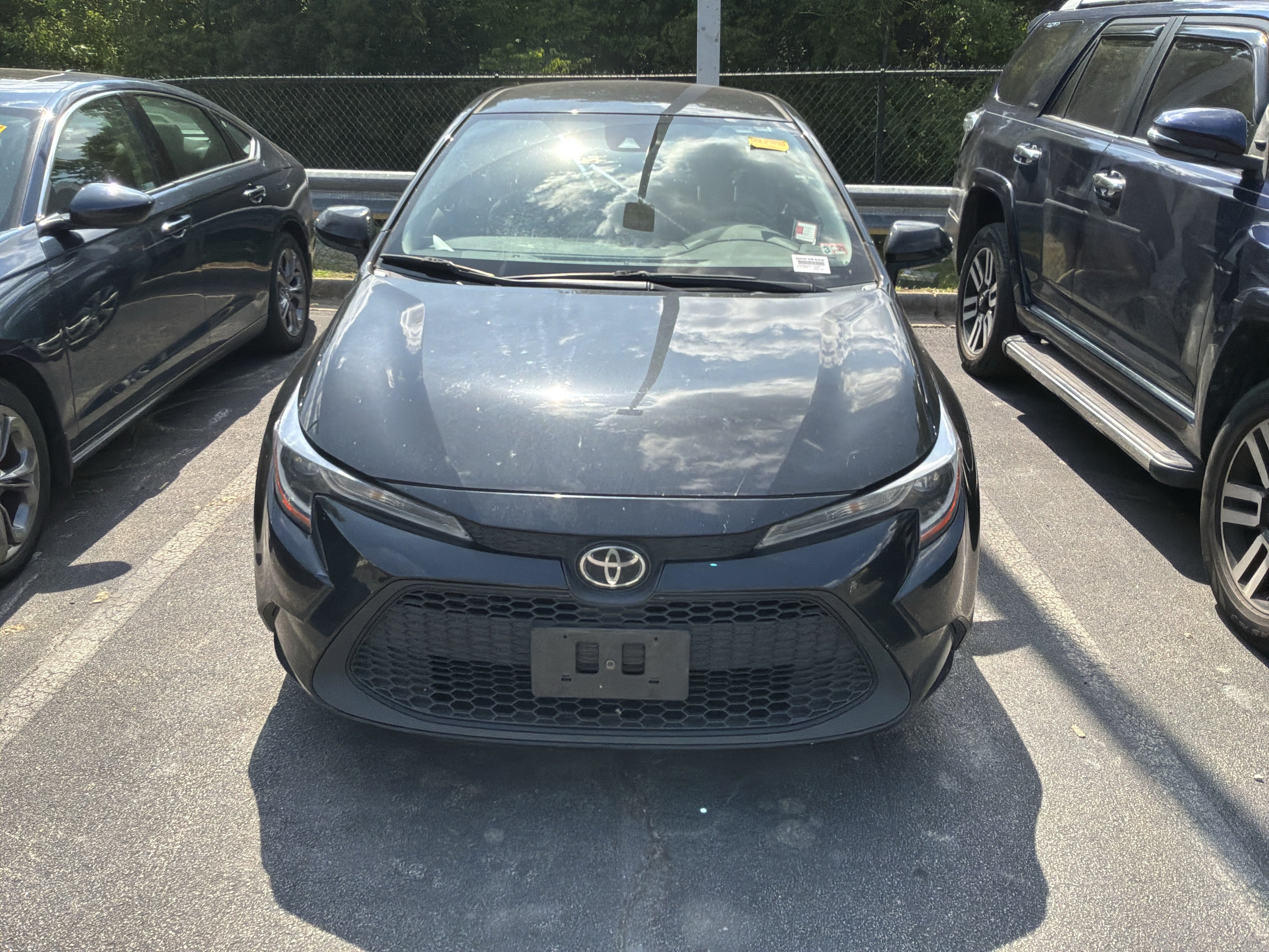 Used 2020 Toyota Corolla LE FWD image 2