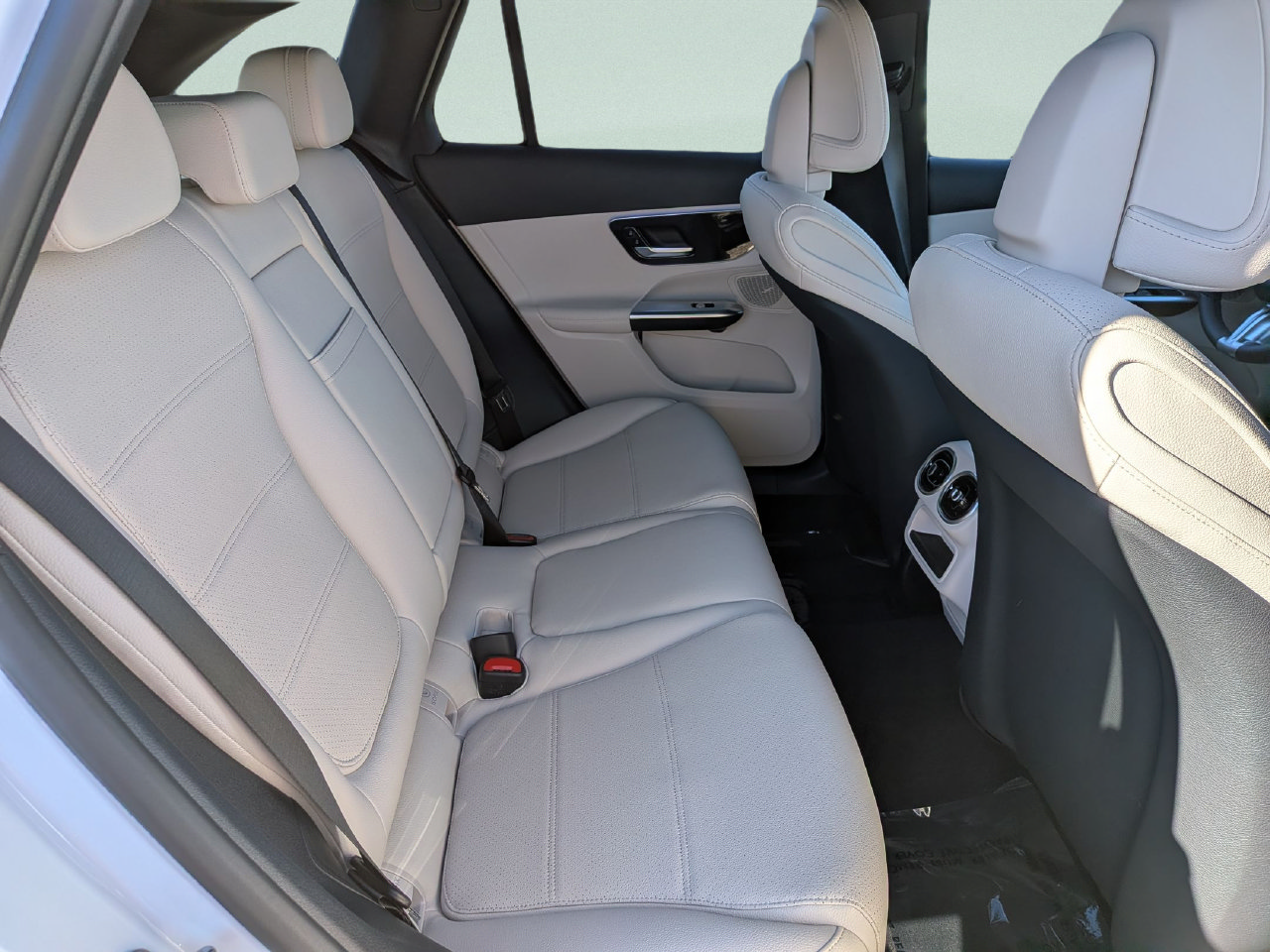 New 2027 Mercedes-Benz GLC 300 image 8