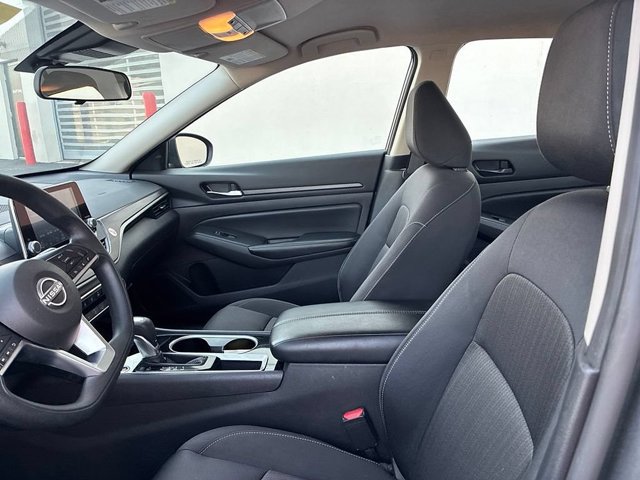 Used 2024 Nissan Altima 2.5 SV FWD image 26