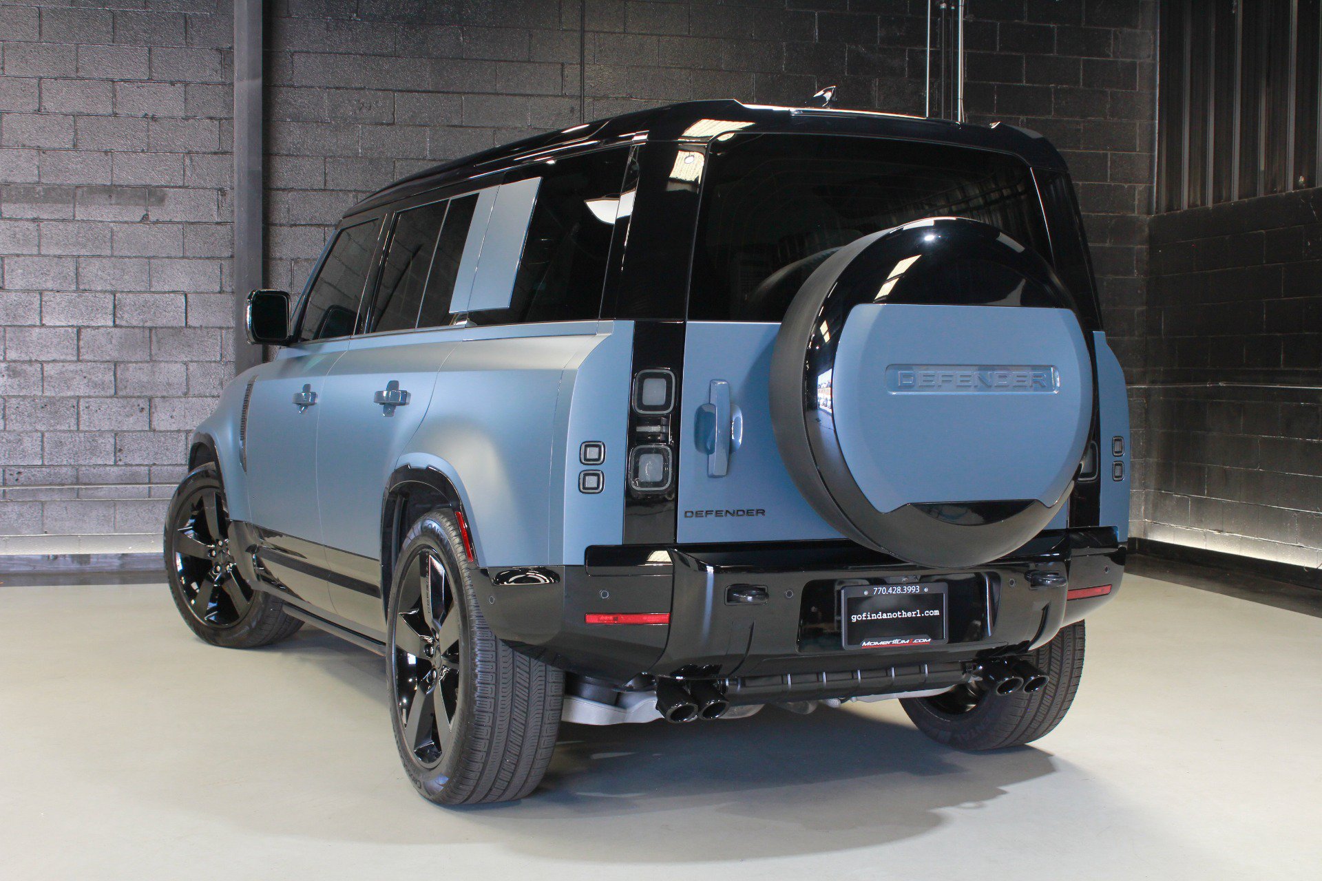 Used 2026 Land Rover Defender 110 X-Dynamic SE AWD/4WD image 16
