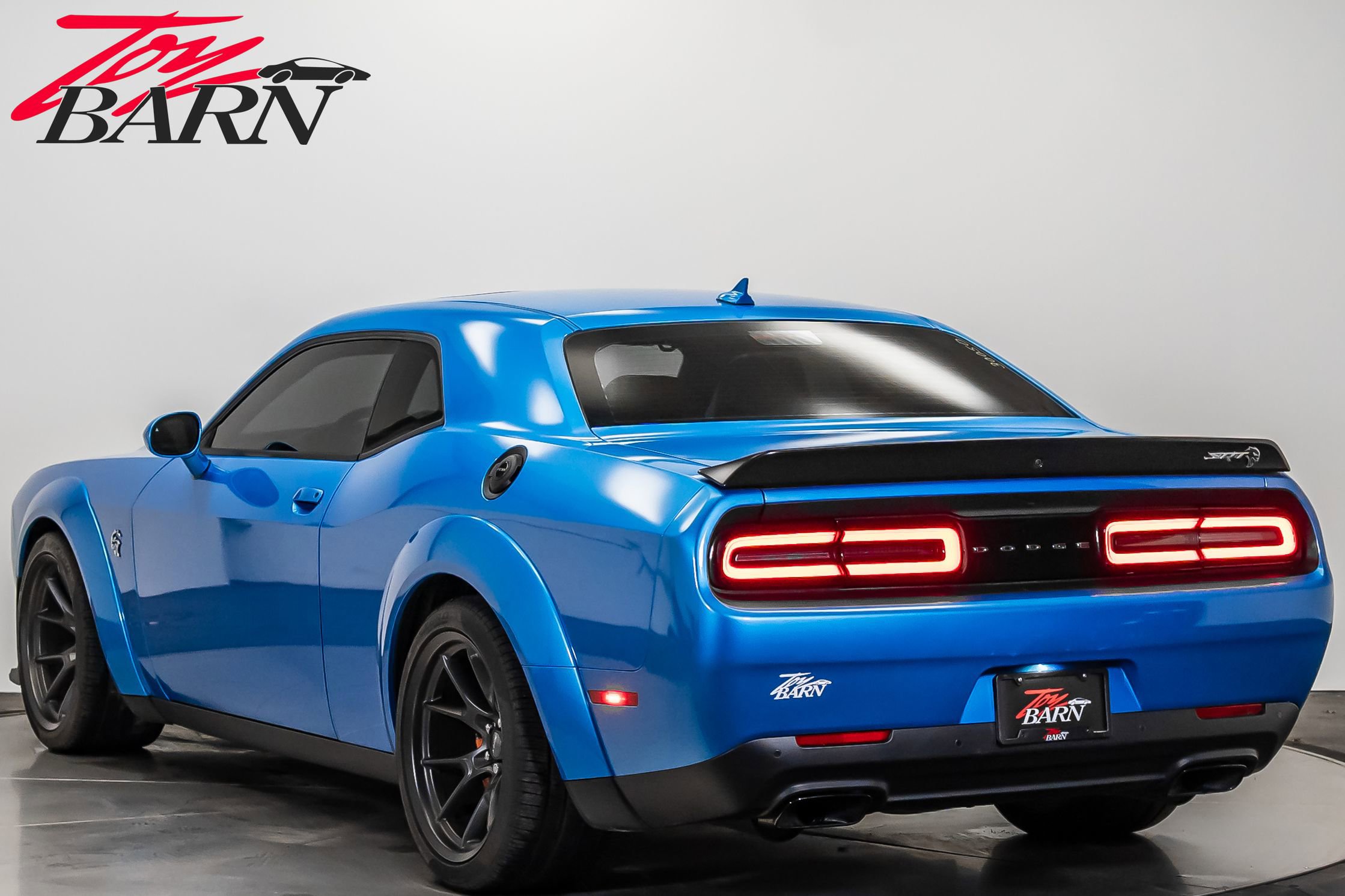 Used 2023 Dodge Challenger SRT Hellcat video 3