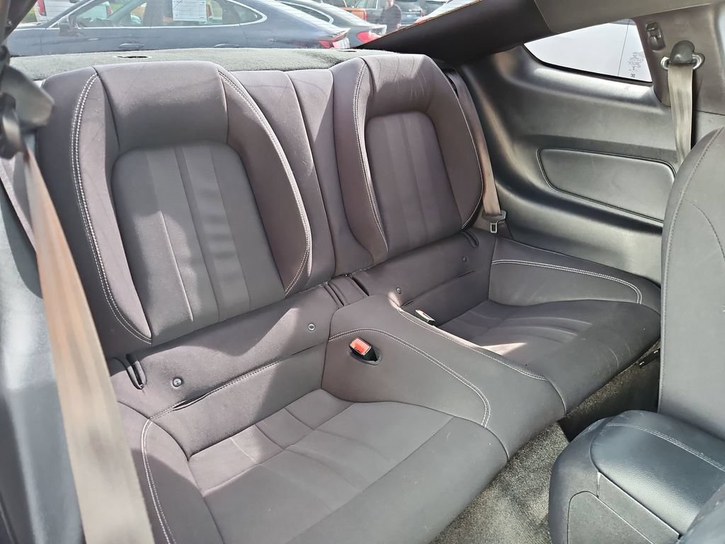 Used 2018 Ford Mustang Coupe RWD image 27