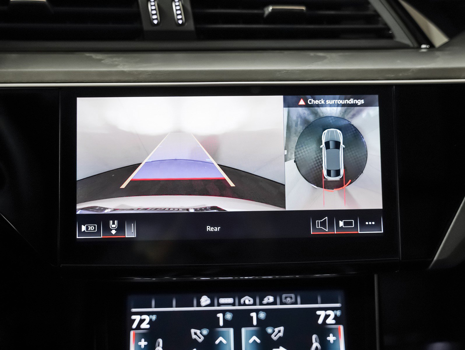 Used 2024 Audi Q8 e-tron Premium Plus w/ Premium Plus Package image 22