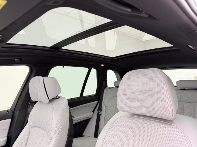 Used 2026 BMW X5 xDrive40i w/ M Sport Package AWD/4WD image 26