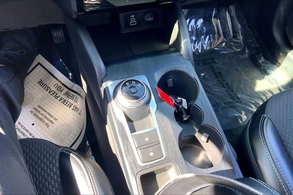 Used 2024 Ford Escape SE image 18