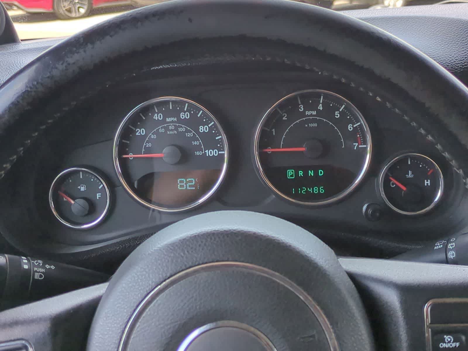 Used 2014 Jeep Wrangler Unlimited Sahara w/ Dual Top Group AWD/4WD image 32