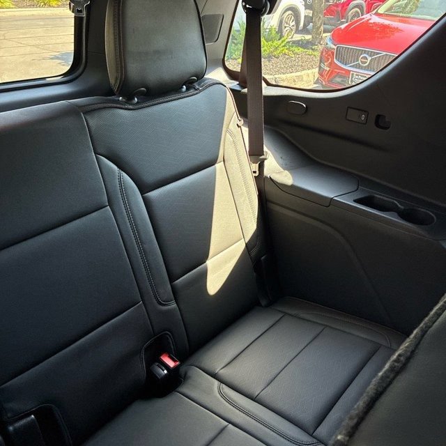 Used 2021 Chevrolet Tahoe High Country AWD/4WD image 12