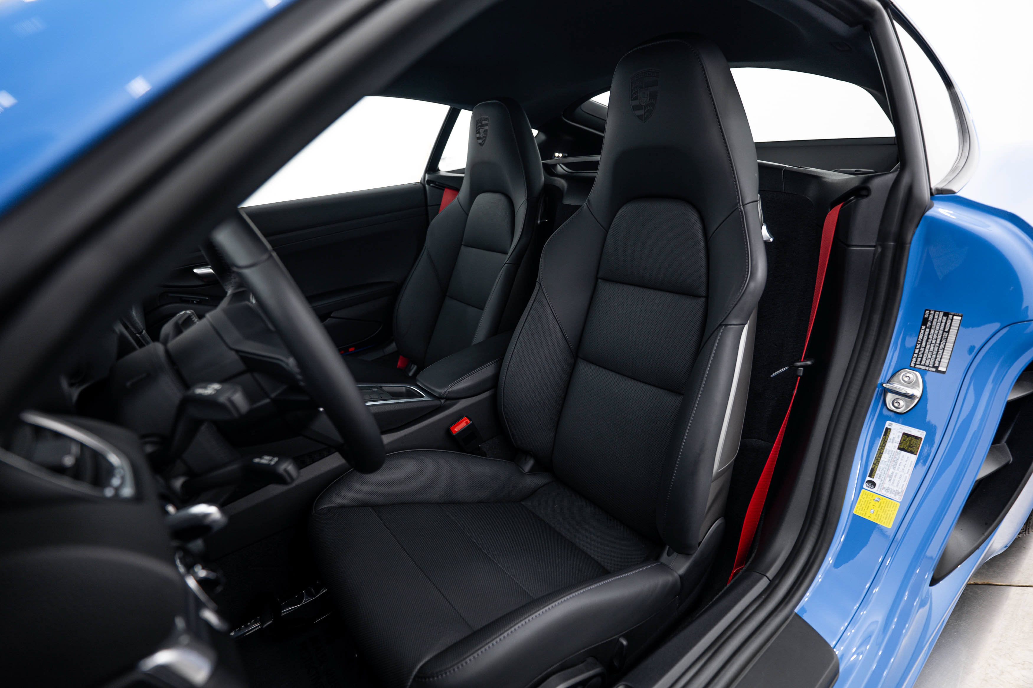 Certified 2025 Porsche 718 Cayman S RWD image 5