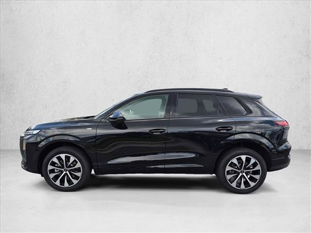 New 2026 Audi Q3 quattro 2.0T w/ Driver Assistance Package AWD/4WD image 5