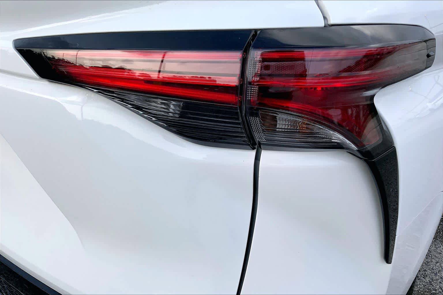 Used 2023 Toyota Sienna XSE w/ XSE Plus Package FWD image 30