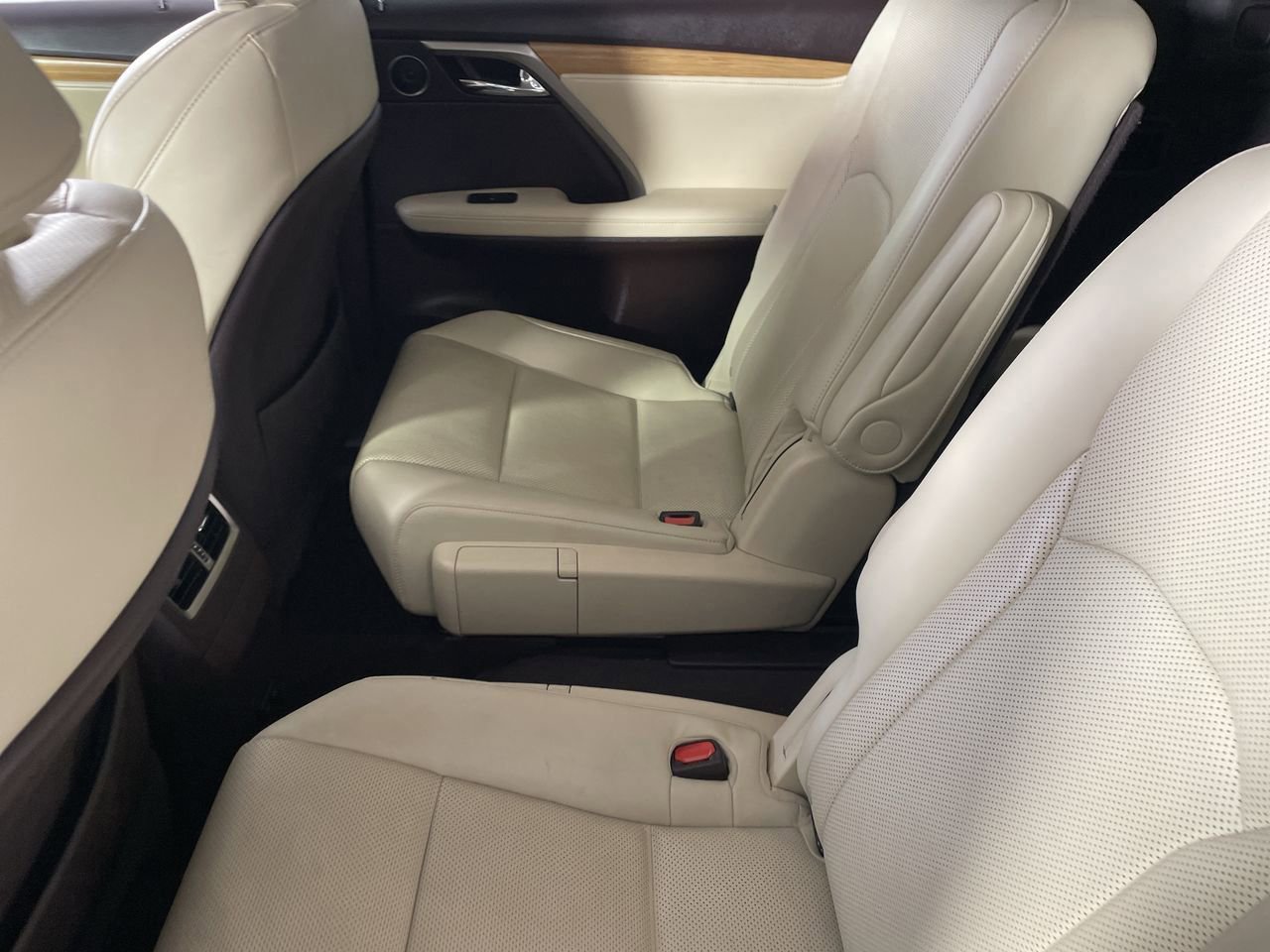 Used 2020 Lexus RX 350L FWD w/ Premium Package image 24