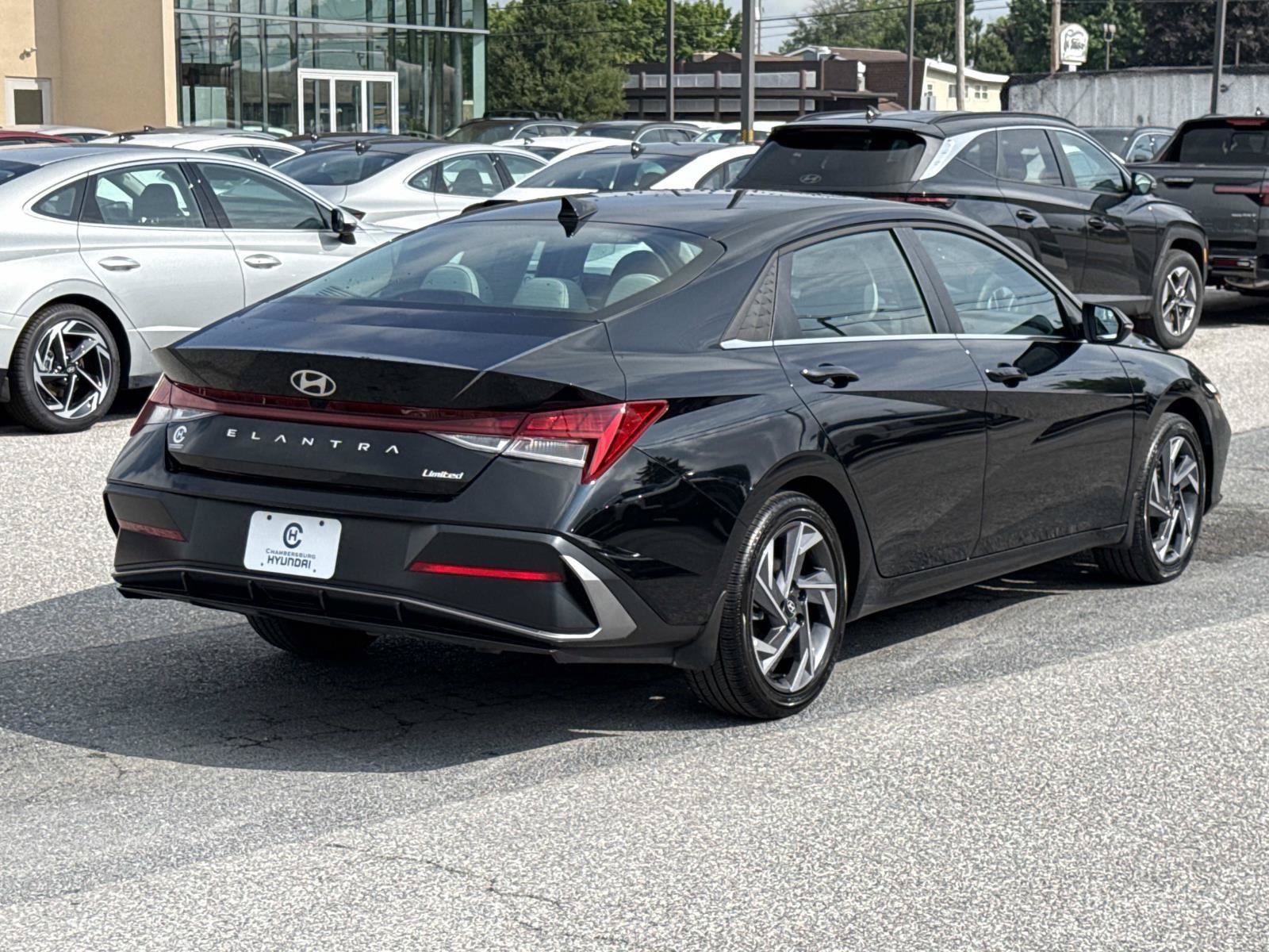 Certified 2026 Hyundai Elantra Limited FWD image 25