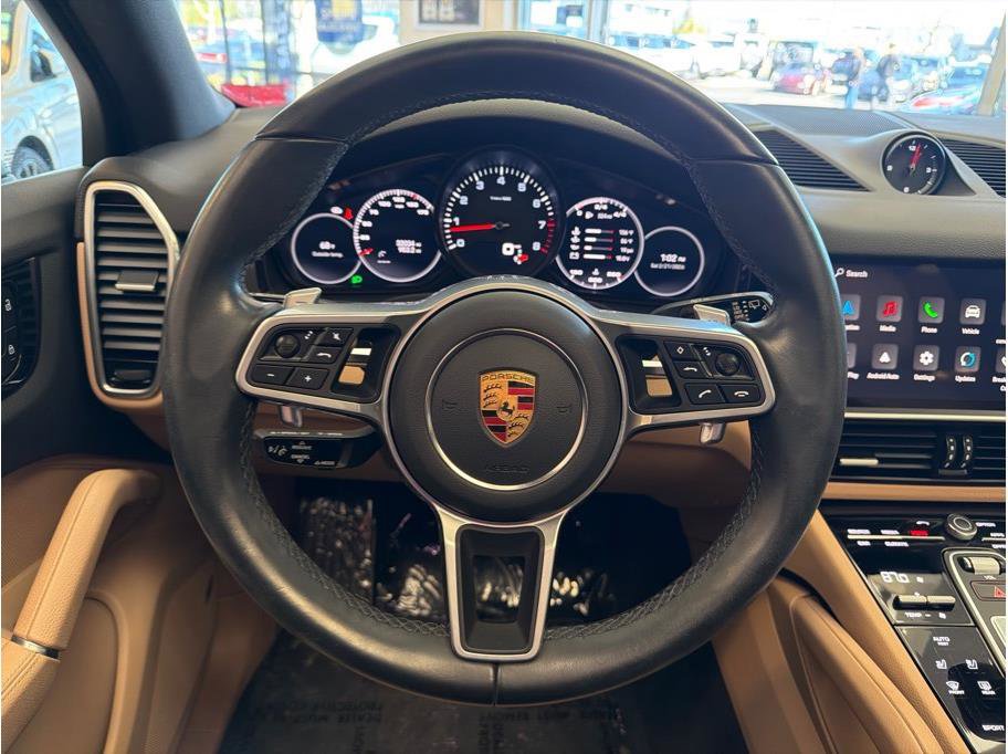 Used 2022 Porsche Cayenne Platinum Edition image 20