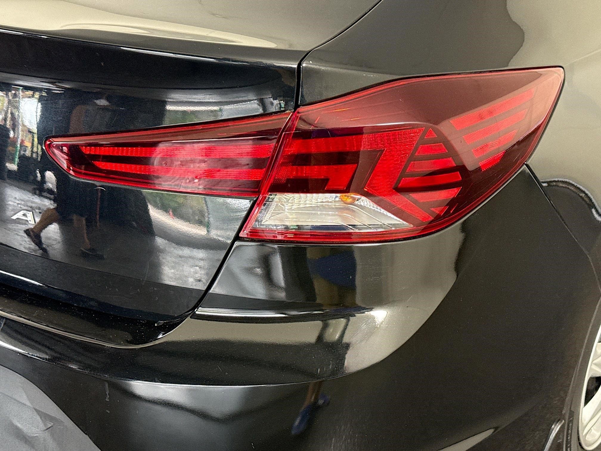 Used 2020 Hyundai Elantra SE FWD image 33