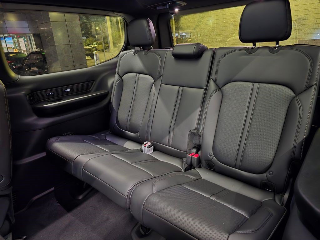 New 2026 Jeep Grand Wagoneer 4WD w/ Premium Group I image 35