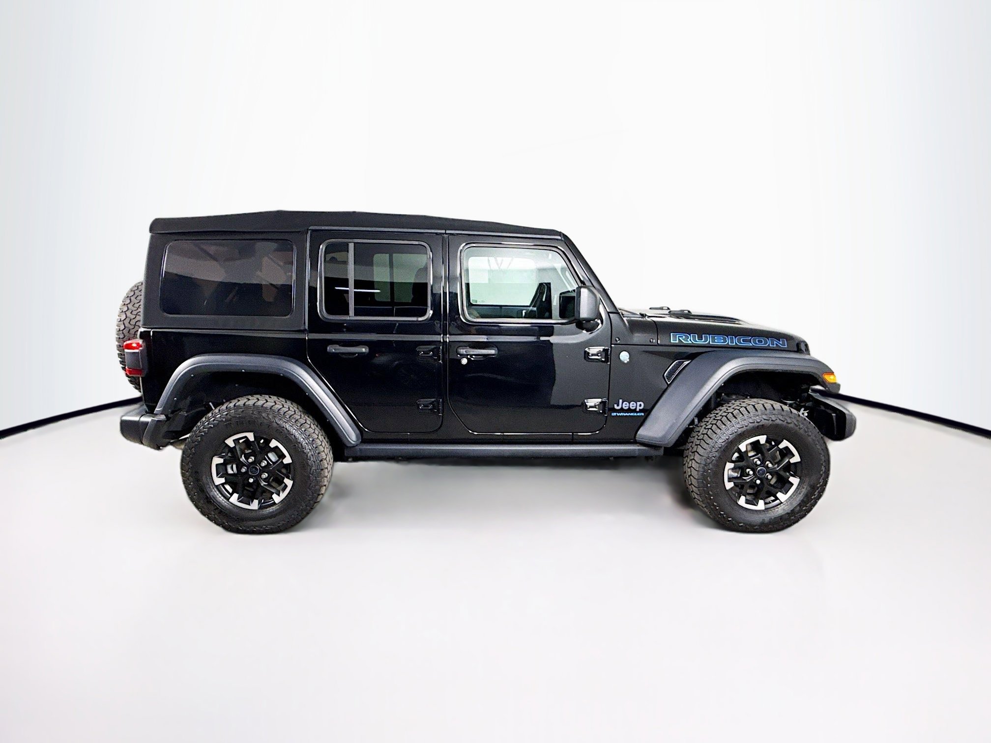 Used 2024 Jeep Wrangler Unlimited Rubicon 4xe image 2