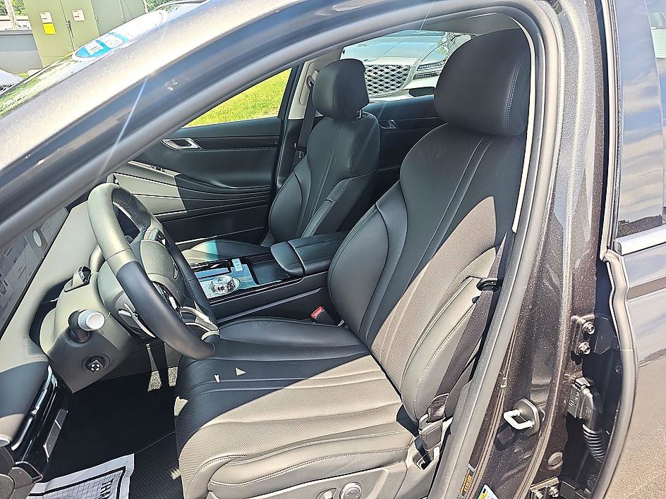Used 2025 Genesis G80 2.5T AWD/4WD image 17