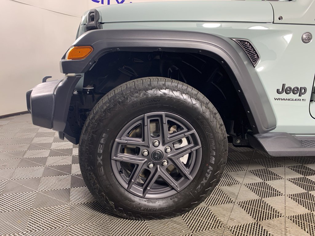 Used 2024 Jeep Wrangler Sport S image 12