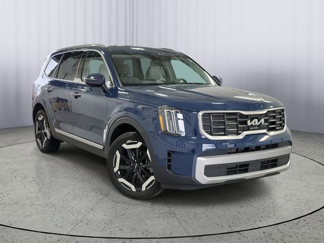 Certified 2024 Kia Telluride S image 1