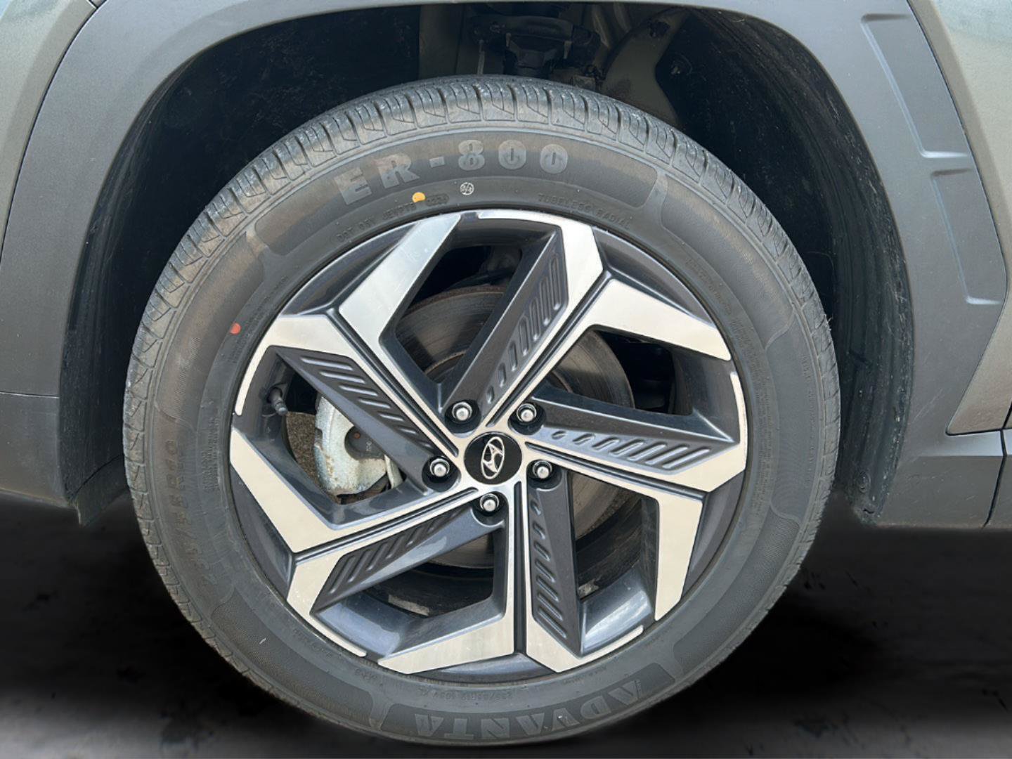 Used 2024 Hyundai Tucson Limited AWD/4WD image 24