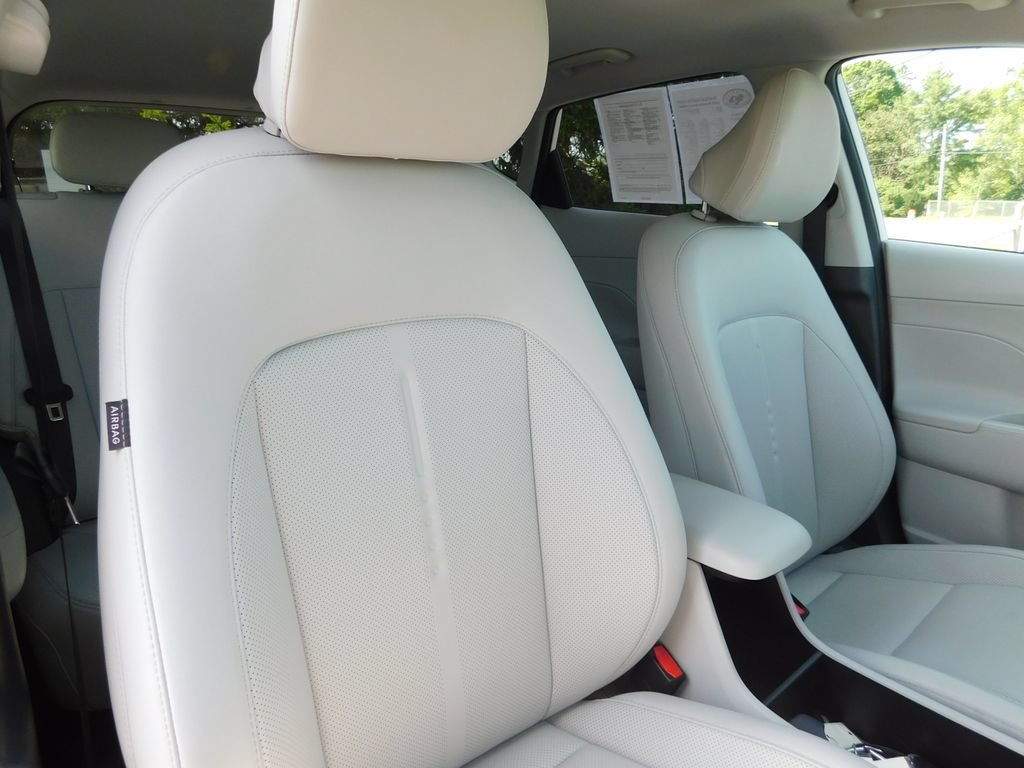 Used 2025 Hyundai Kona Limited AWD/4WD image 20