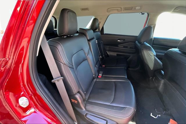 Used 2023 Nissan Pathfinder SL image 17