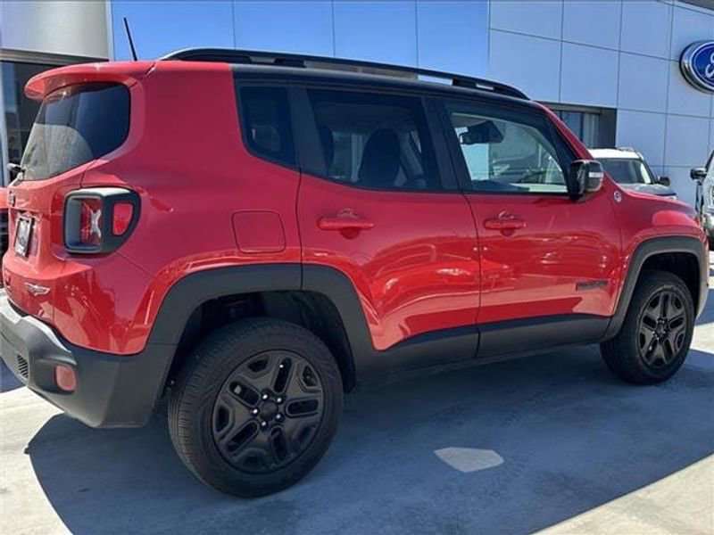 Used 2018 Jeep Renegade Trailhawk w/ UConnect 8.4 Nav Group image 7