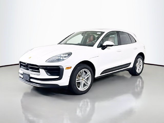 Used 2023 Porsche Macan AWD/4WD image 4