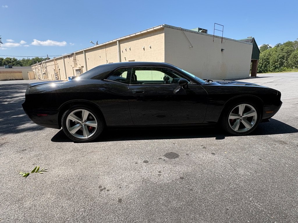 Used 2010 Dodge Challenger SRT8 RWD image 4